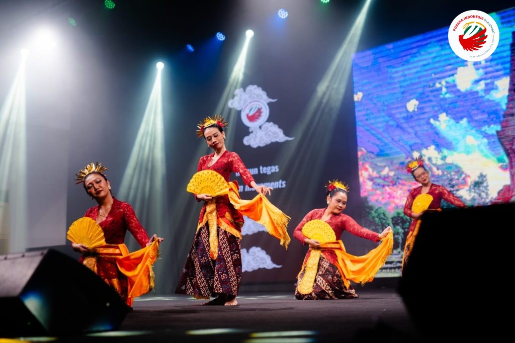 Tari Soyong saat Sendratari Neng Ning Nung Nang di Jakarta