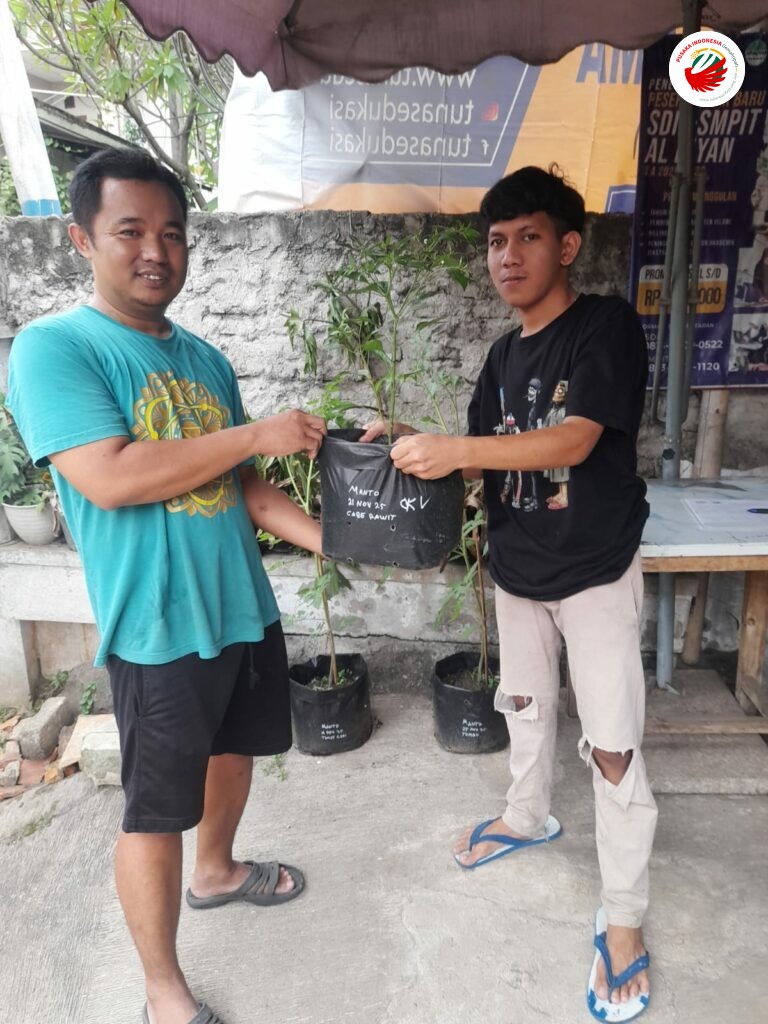 Sentra Polybag Sigma Jakarta - Polibag siap dibagikan ke warga