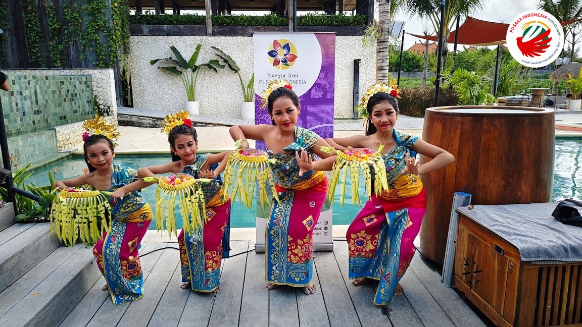 Para penari cilik dari Sanggar Seni Pusaka Indonesia Bali