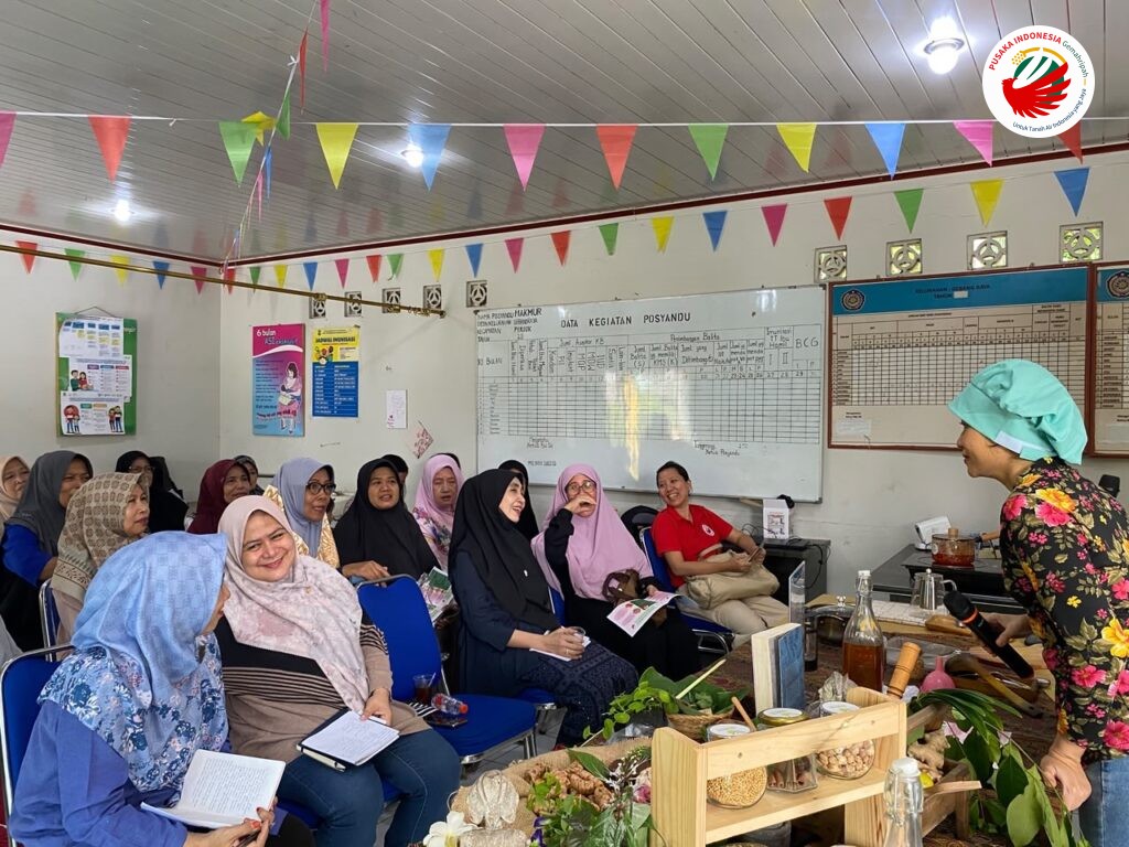 Peserta demo meramu jamu mengikuti proses belajar dengan antusias