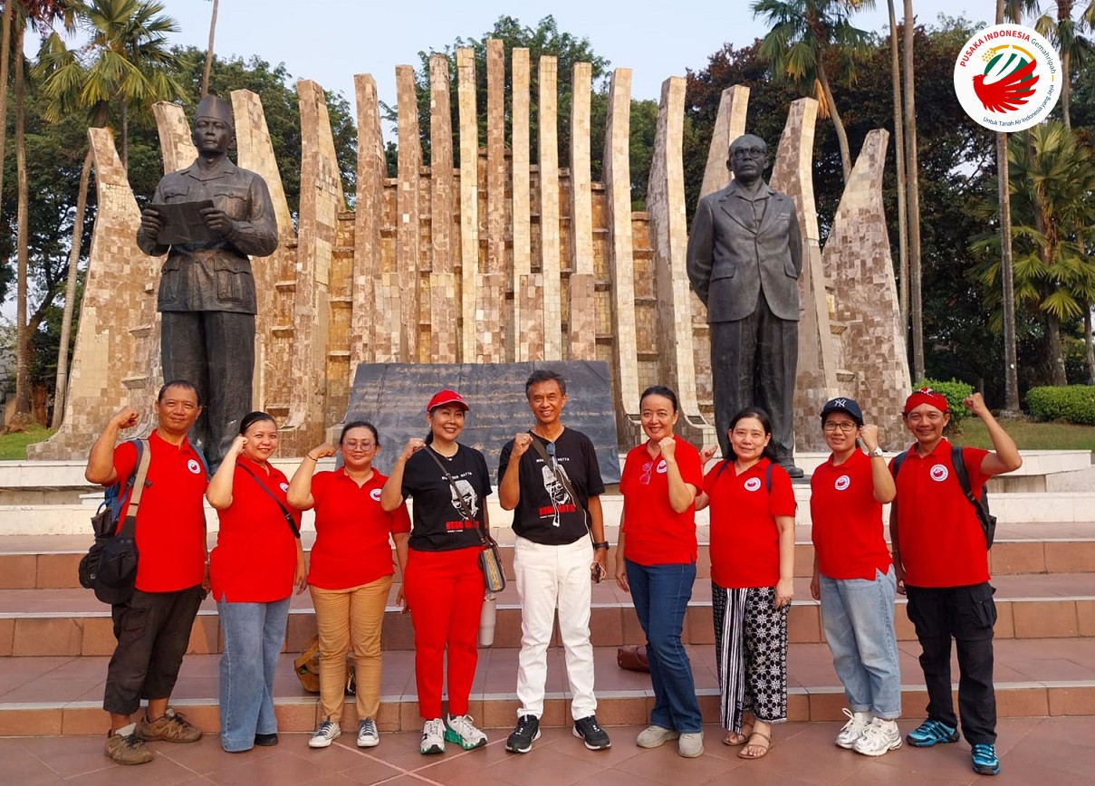 Kader Pusaka Indonesia di Depan Tugu Proklamasi pada Acara Tapak Tilas Proklamasi 2026 di Jakarta (16-8-2026)