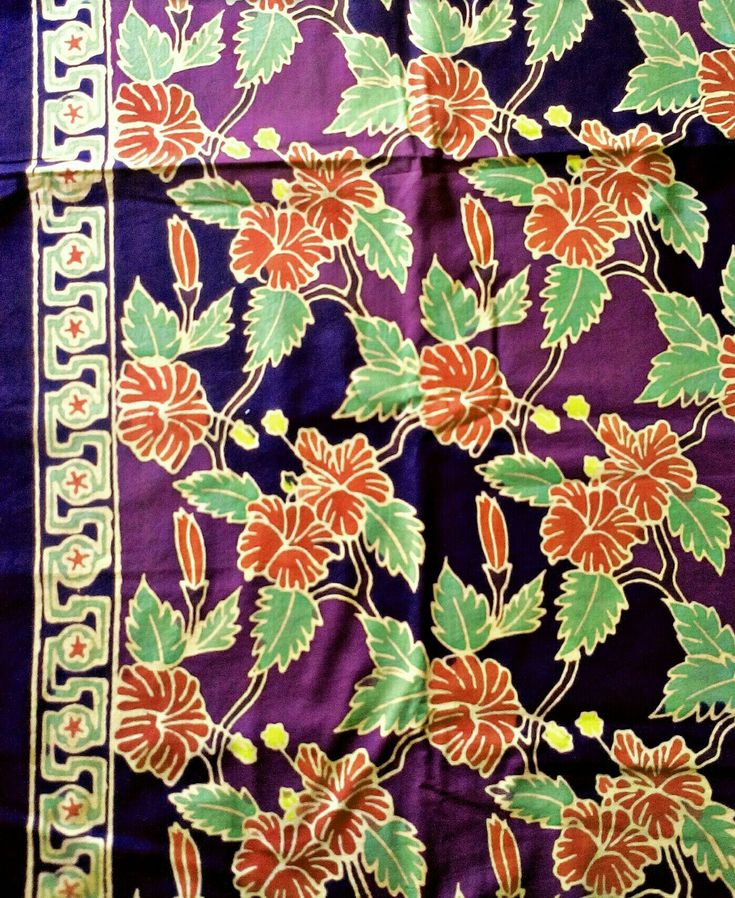 Motif batik kembang sepatu (sumber foto: pinterest)